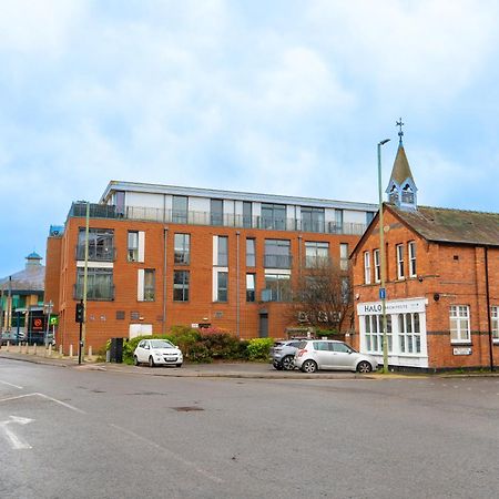 The Regency Suite - Modern 2-Bed 1-Bath Apartment Chertsey Exteriér fotografie