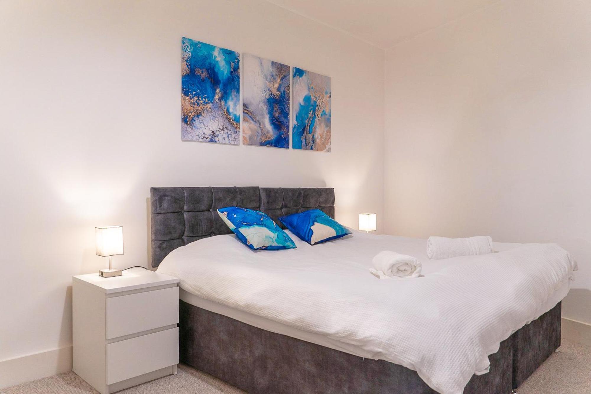 The Regency Suite - Modern 2-Bed 1-Bath Apartment Chertsey Exteriér fotografie