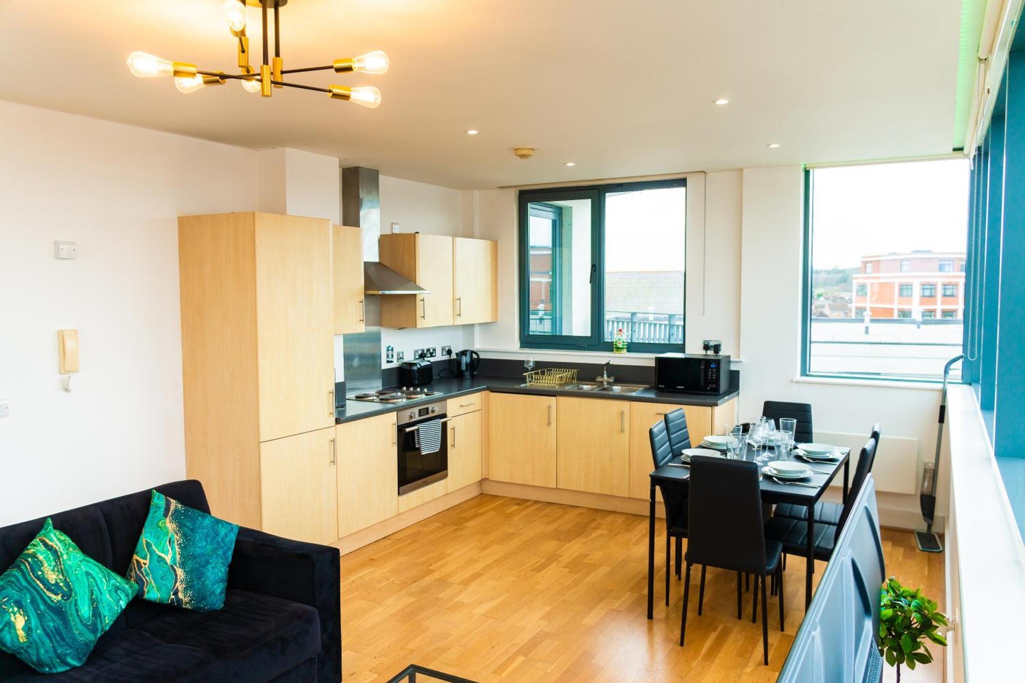 The Regency Suite - Modern 2-Bed 1-Bath Apartment Chertsey Exteriér fotografie